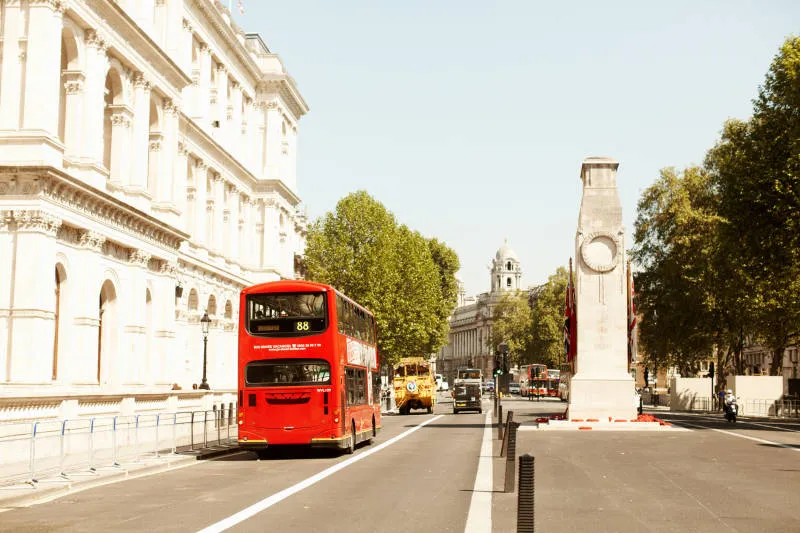 EC London, instalaciones en Londres
