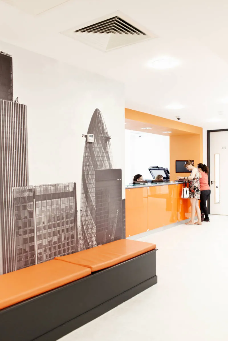 EC London, instalaciones en Londres (3)