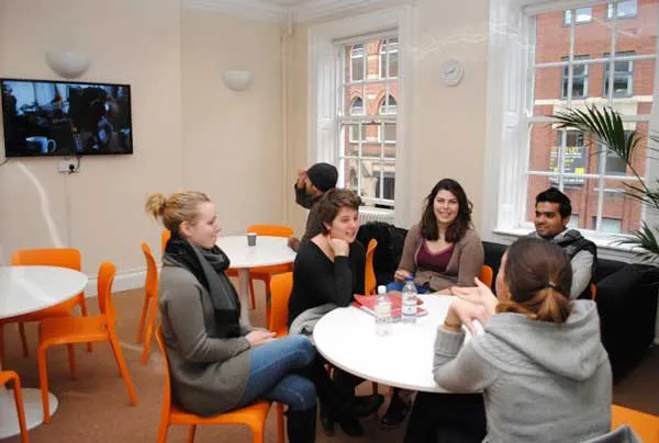 CES Leeds, instalaciones en Leeds (3)