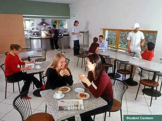 Emerald Cultural Institute — instalaciones en Dublín (3)