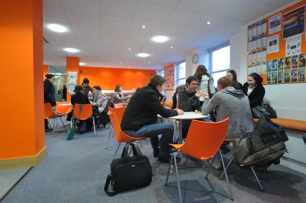 EC Brighton, instalaciones en Brighton (1)