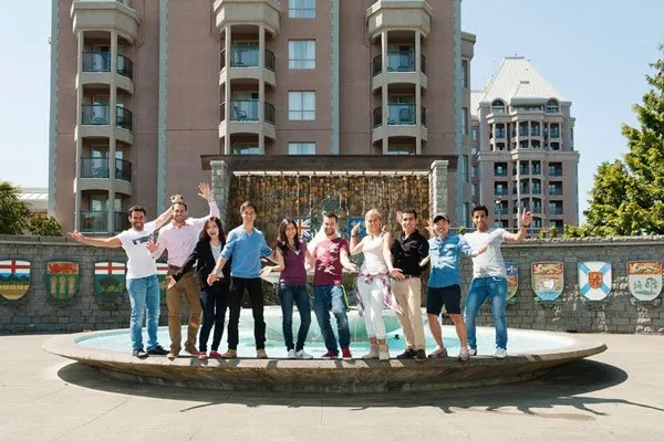 Global Village Victoria, instalaciones en Victoria