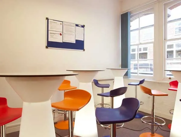 LSI London Central, instalaciones en Londres