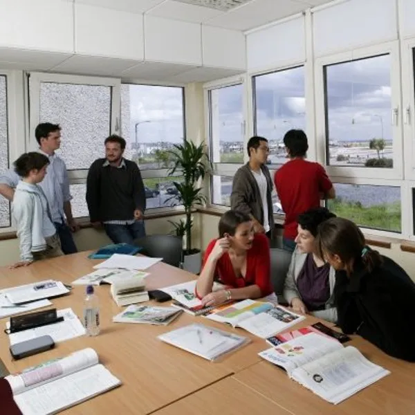 Galway Cultural Institute — instalaciones en Galway (5)