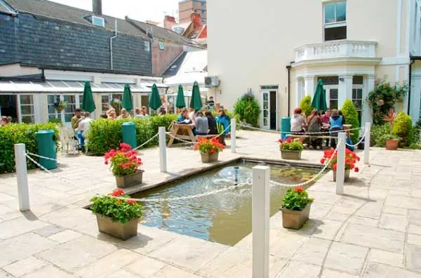 St Giles Eastbourne, instalaciones en Eastbourne (3)