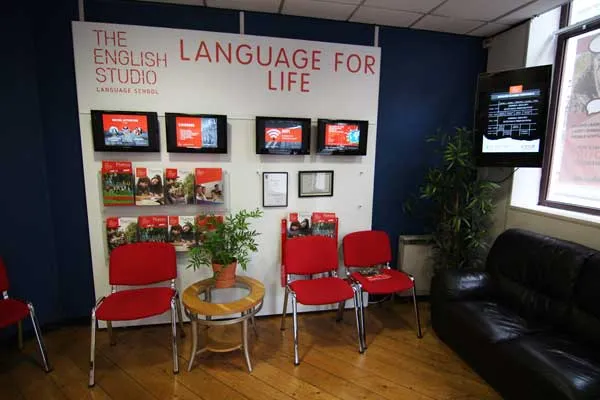 The English Studio — instalaciones en Dublín (1)