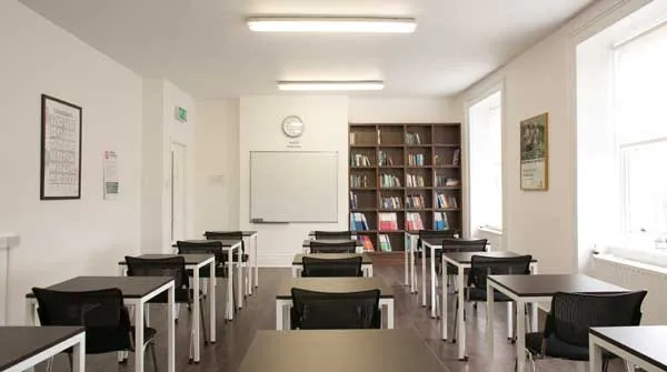 Atlas Language School — instalaciones en Dublín (7)