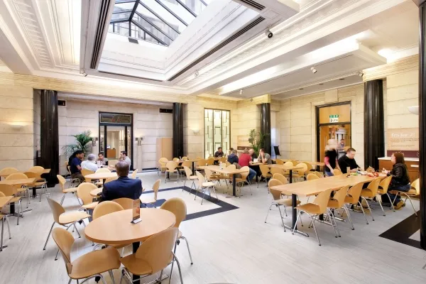 EC London, instalaciones en Londres (6)