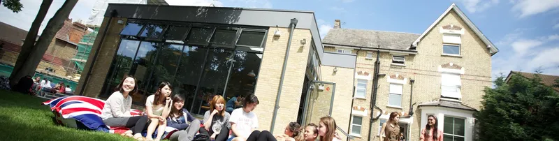 Kings London, instalaciones en Londres (9)