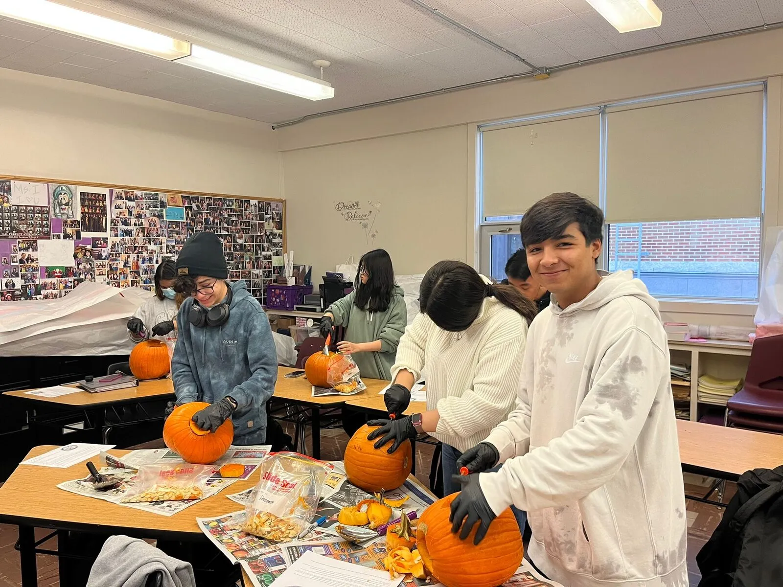 Estudiantes de secundaria en una clase de un colegio público de Winnipeg, Canadá